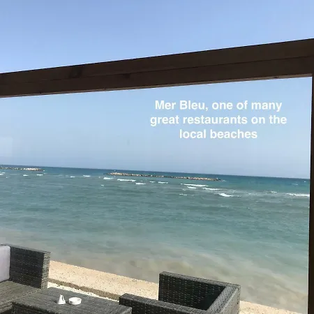 Lägenhet Blue Skies 2: 2 Beds, 9 Min Walk To Beach Larnaca