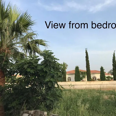 Apartament Blue Skies 2: 2 Beds, 9 Min Walk To Beach Larnaca